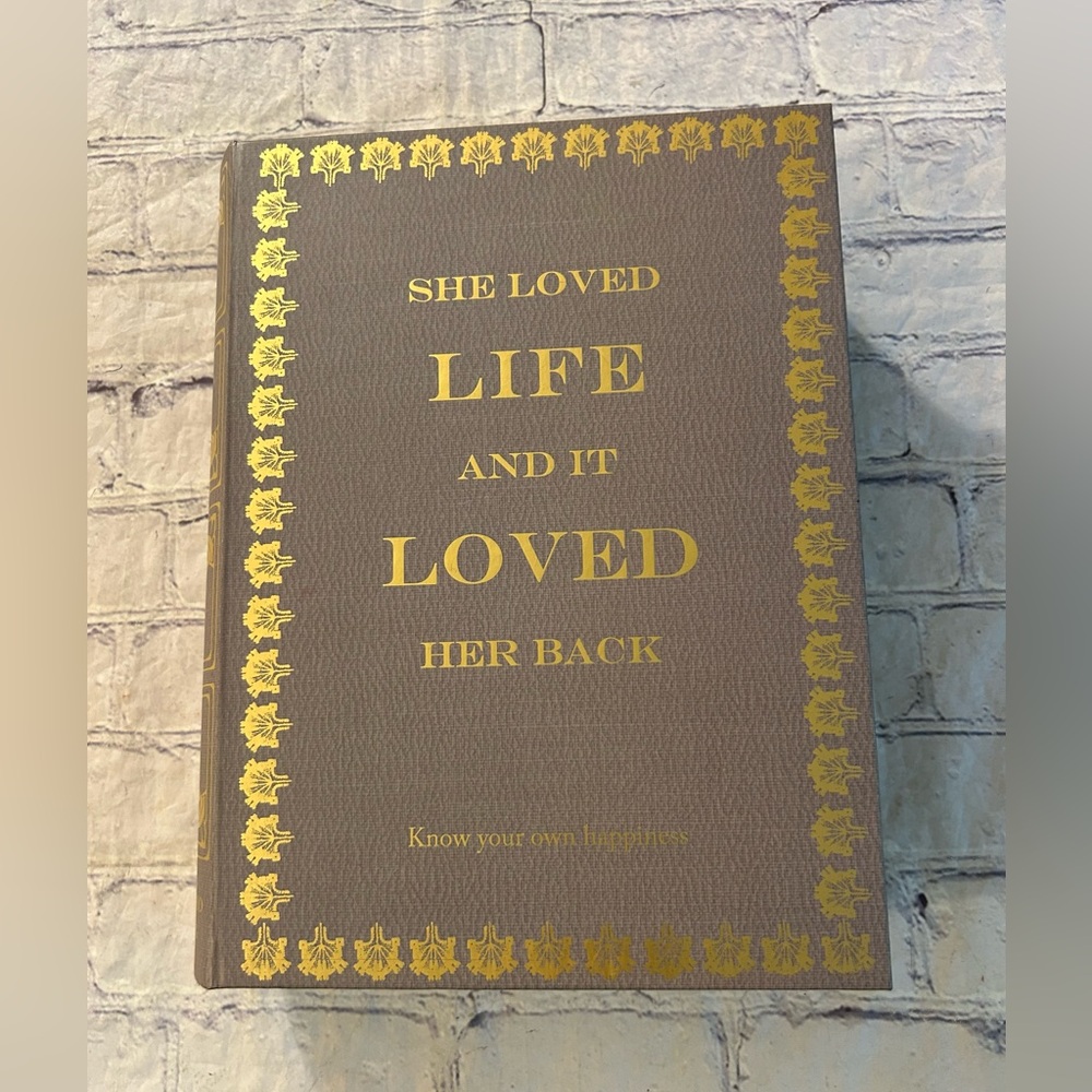 PUNCH STUDIO SHE LOVED LIFE AND IT LOVED HER BACK KEEPSAKE EMPTY BOOK BOX